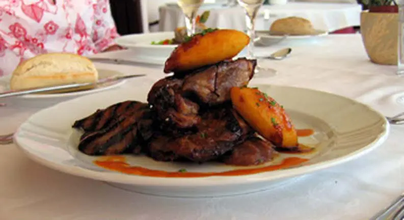 Rôti d'Épaule d'Agneau - paletilla - Hotel Rural Monnaber Nou Mallorca